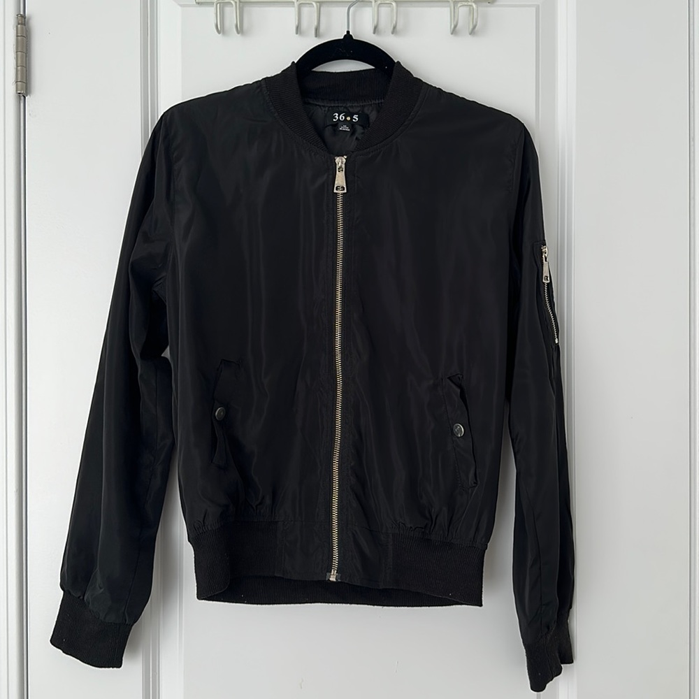Black Bomber Jacket (M)